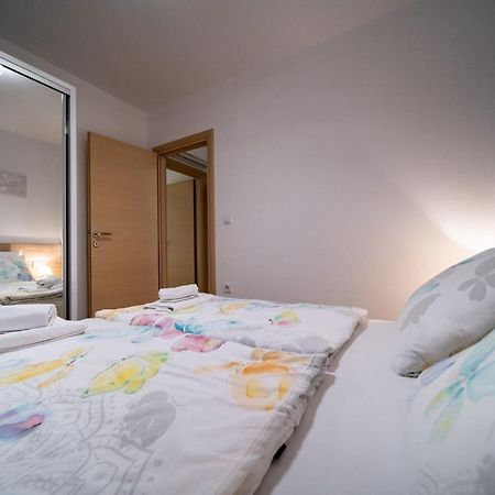 Apartments Arbis لوبار المظهر الخارجي الصورة