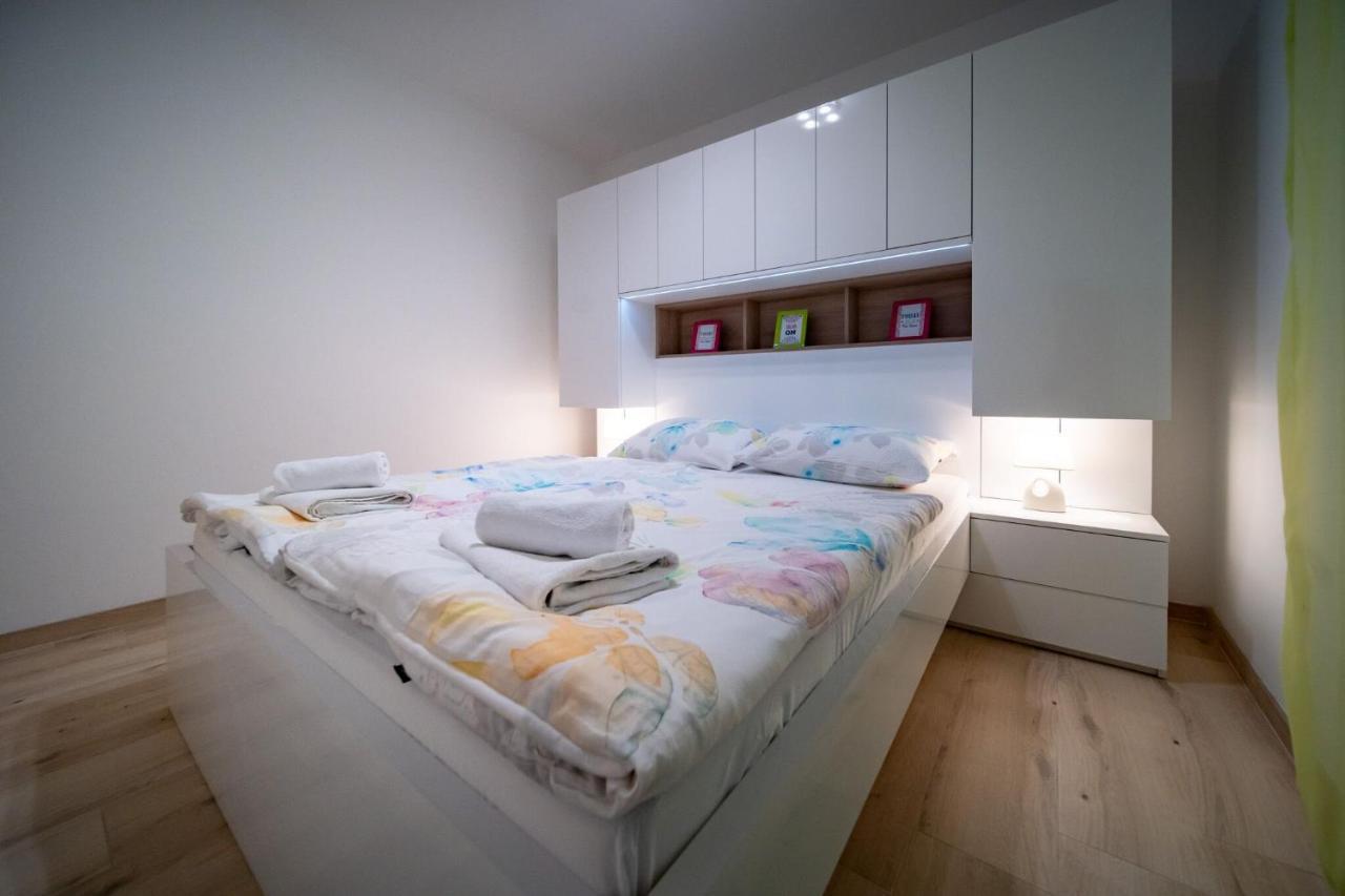 Apartments Arbis لوبار المظهر الخارجي الصورة