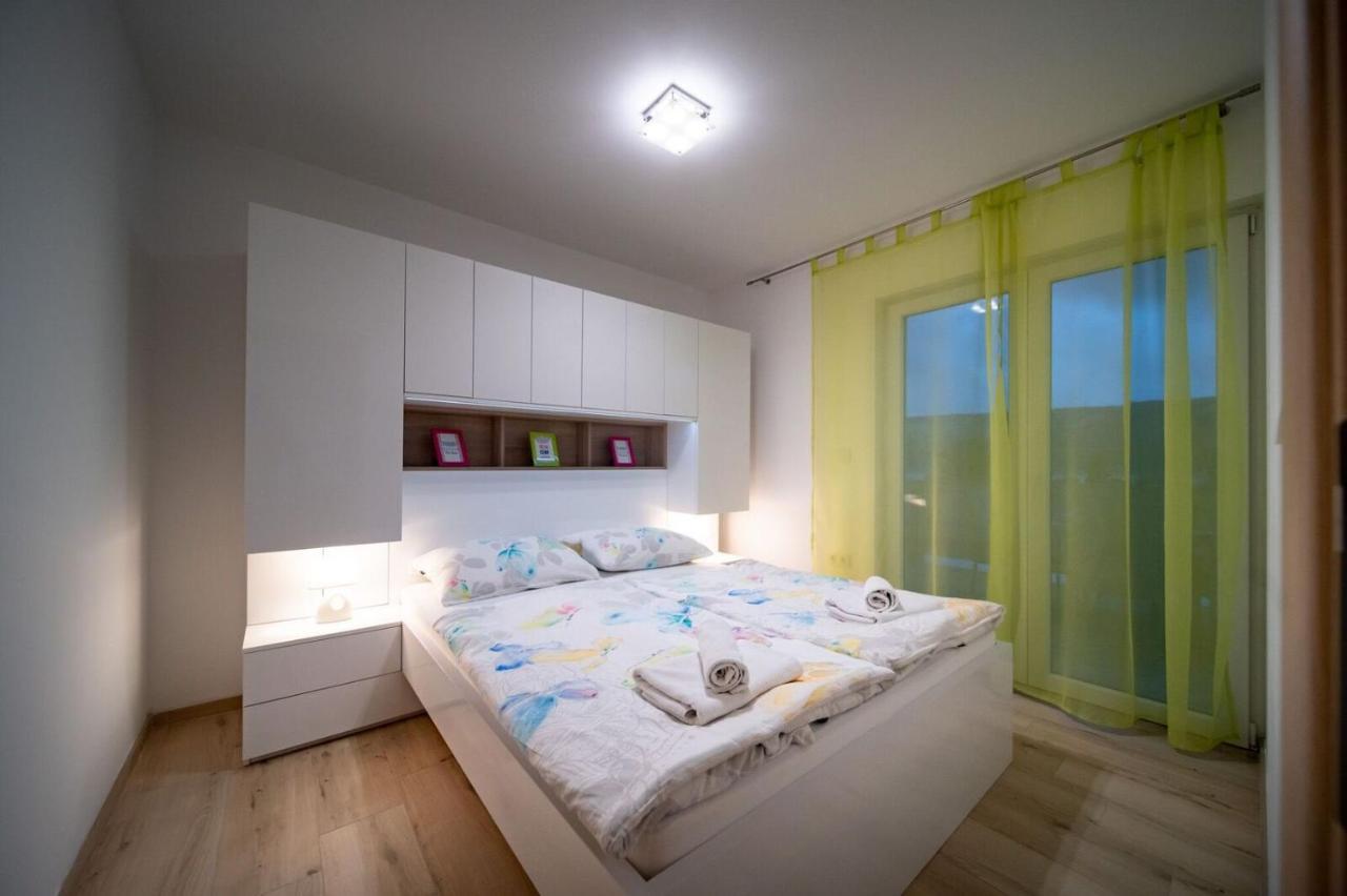 Apartments Arbis لوبار المظهر الخارجي الصورة