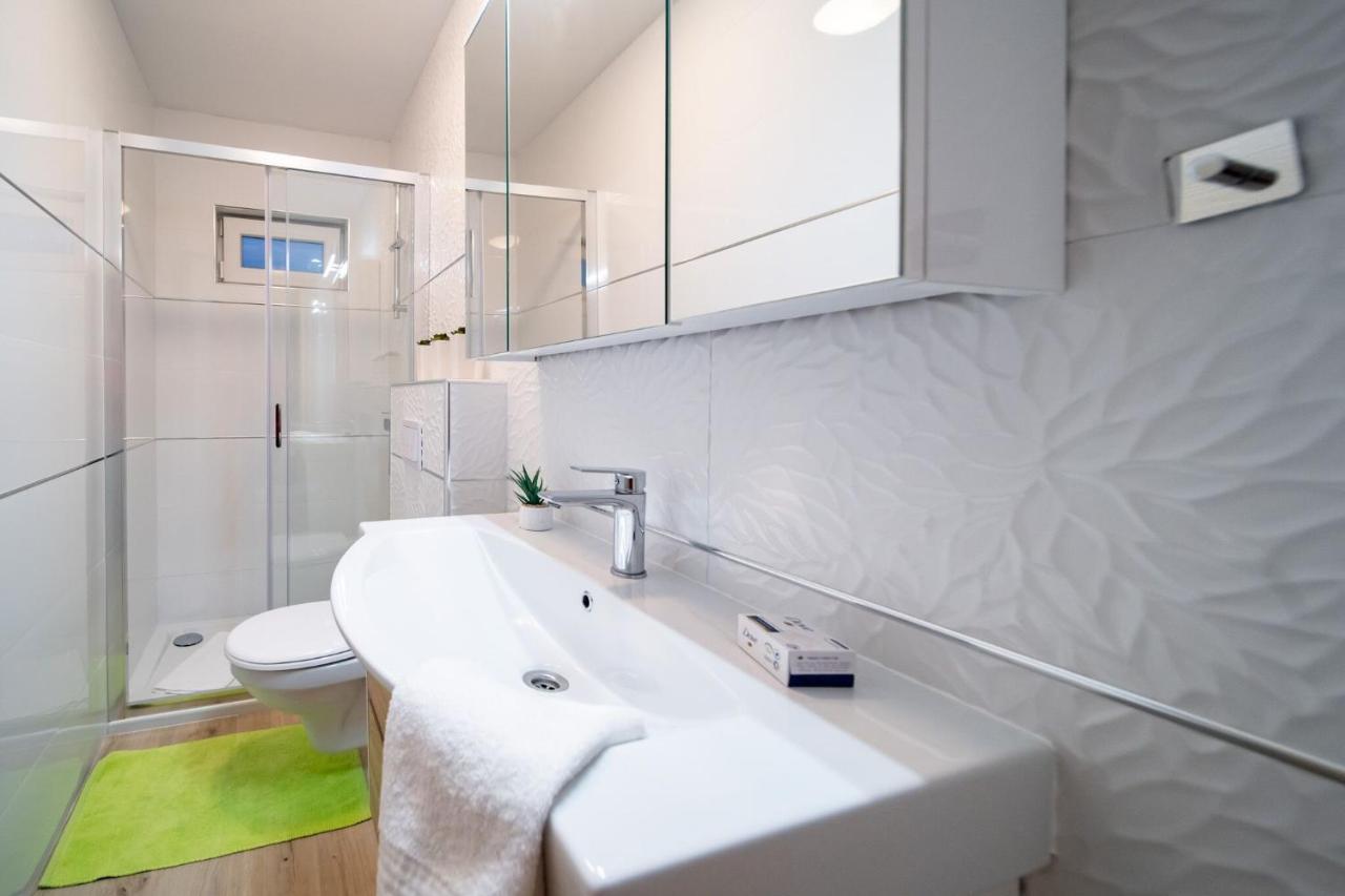 Apartments Arbis لوبار المظهر الخارجي الصورة