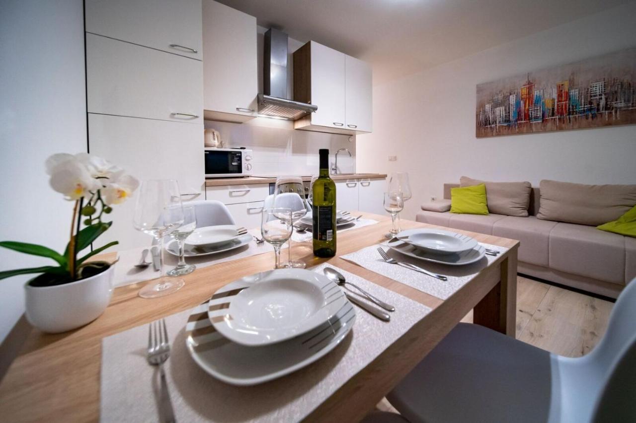 Apartments Arbis لوبار المظهر الخارجي الصورة