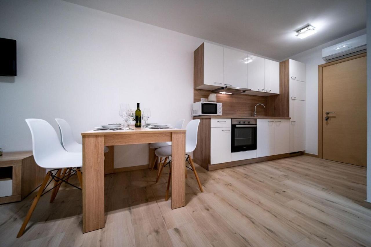 Apartments Arbis لوبار المظهر الخارجي الصورة