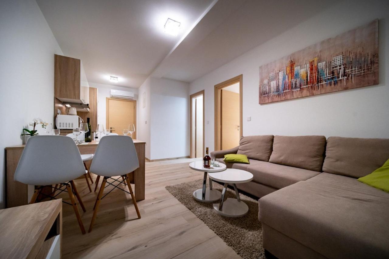 Apartments Arbis لوبار المظهر الخارجي الصورة