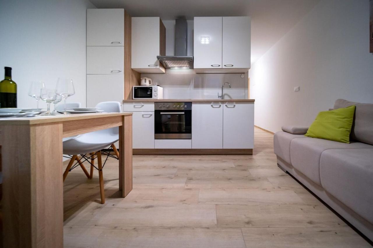 Apartments Arbis لوبار المظهر الخارجي الصورة