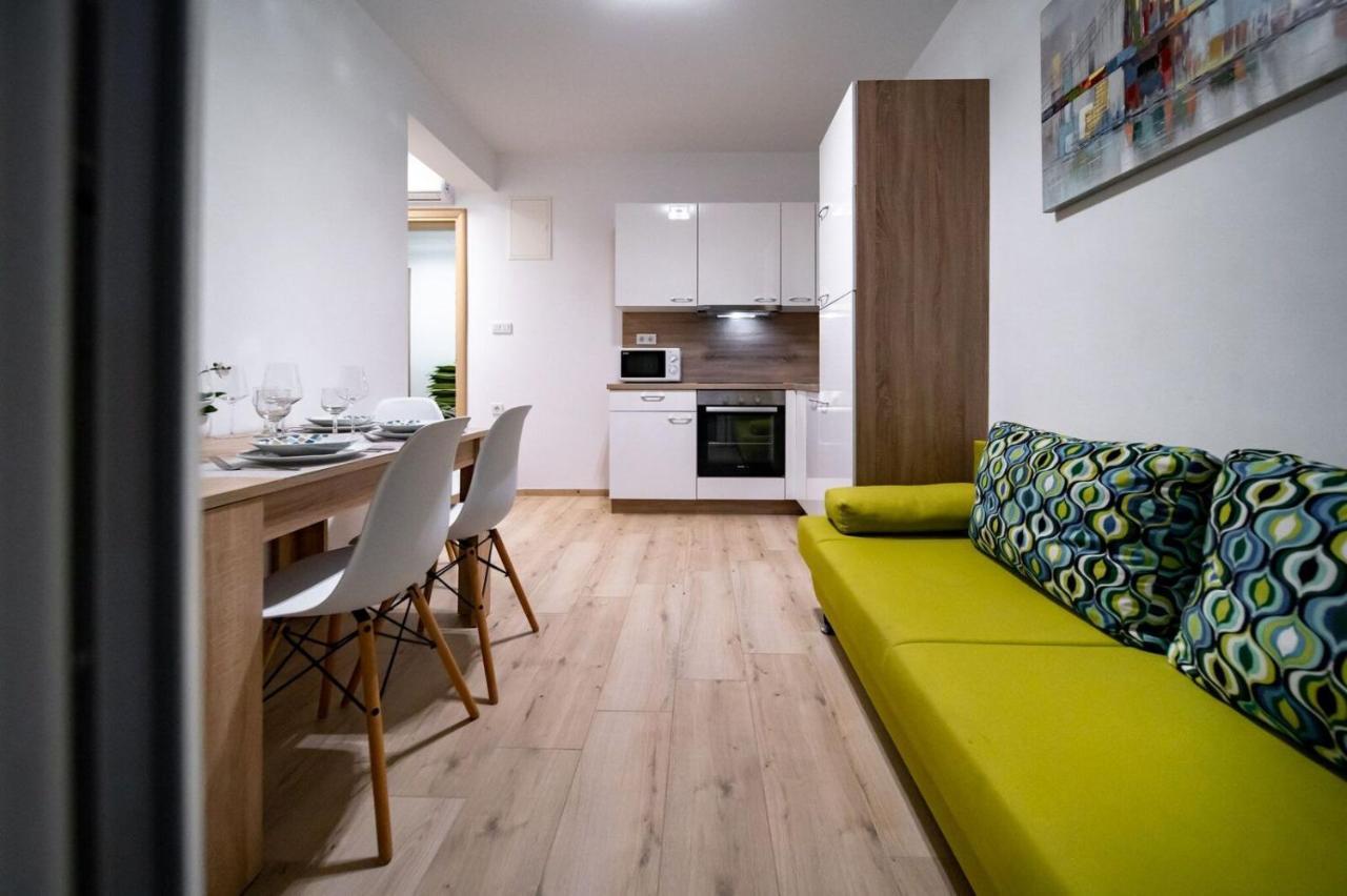 Apartments Arbis لوبار المظهر الخارجي الصورة