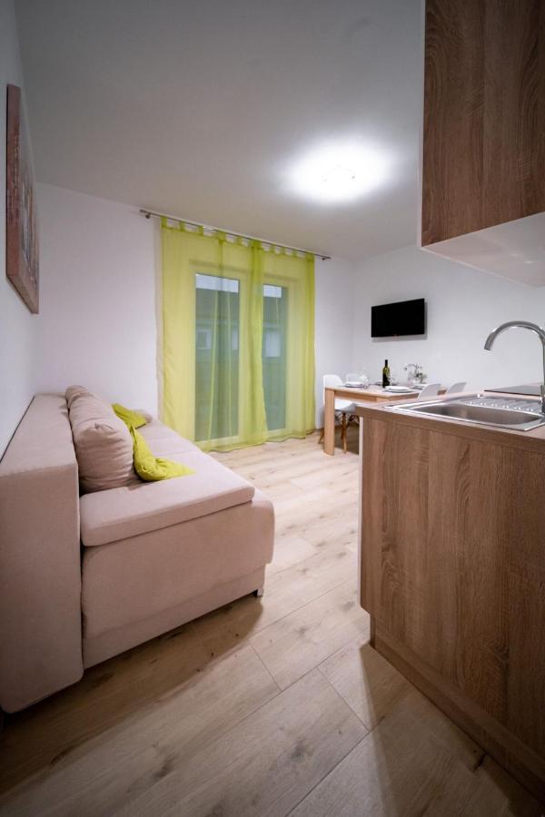 Apartments Arbis لوبار المظهر الخارجي الصورة
