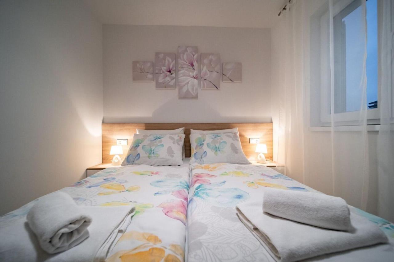 Apartments Arbis لوبار المظهر الخارجي الصورة