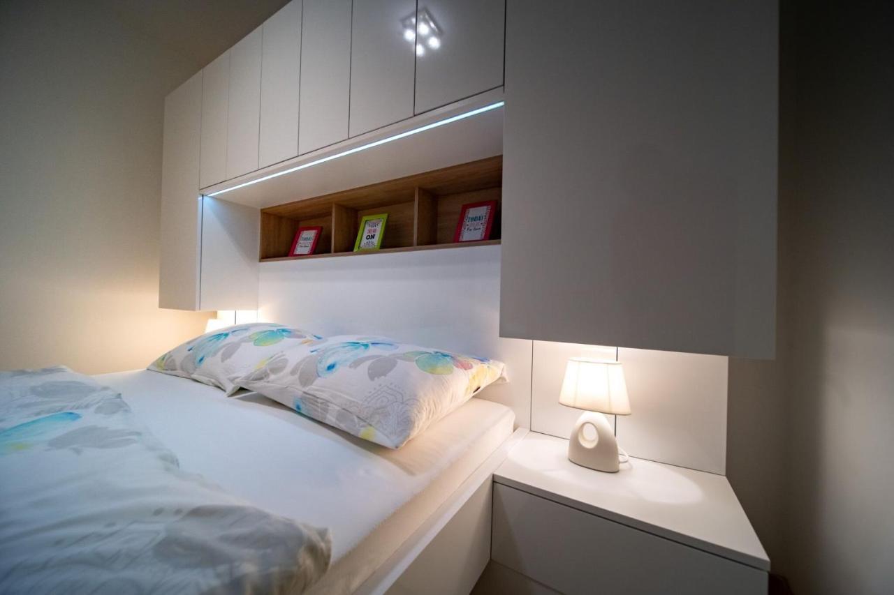 Apartments Arbis لوبار المظهر الخارجي الصورة