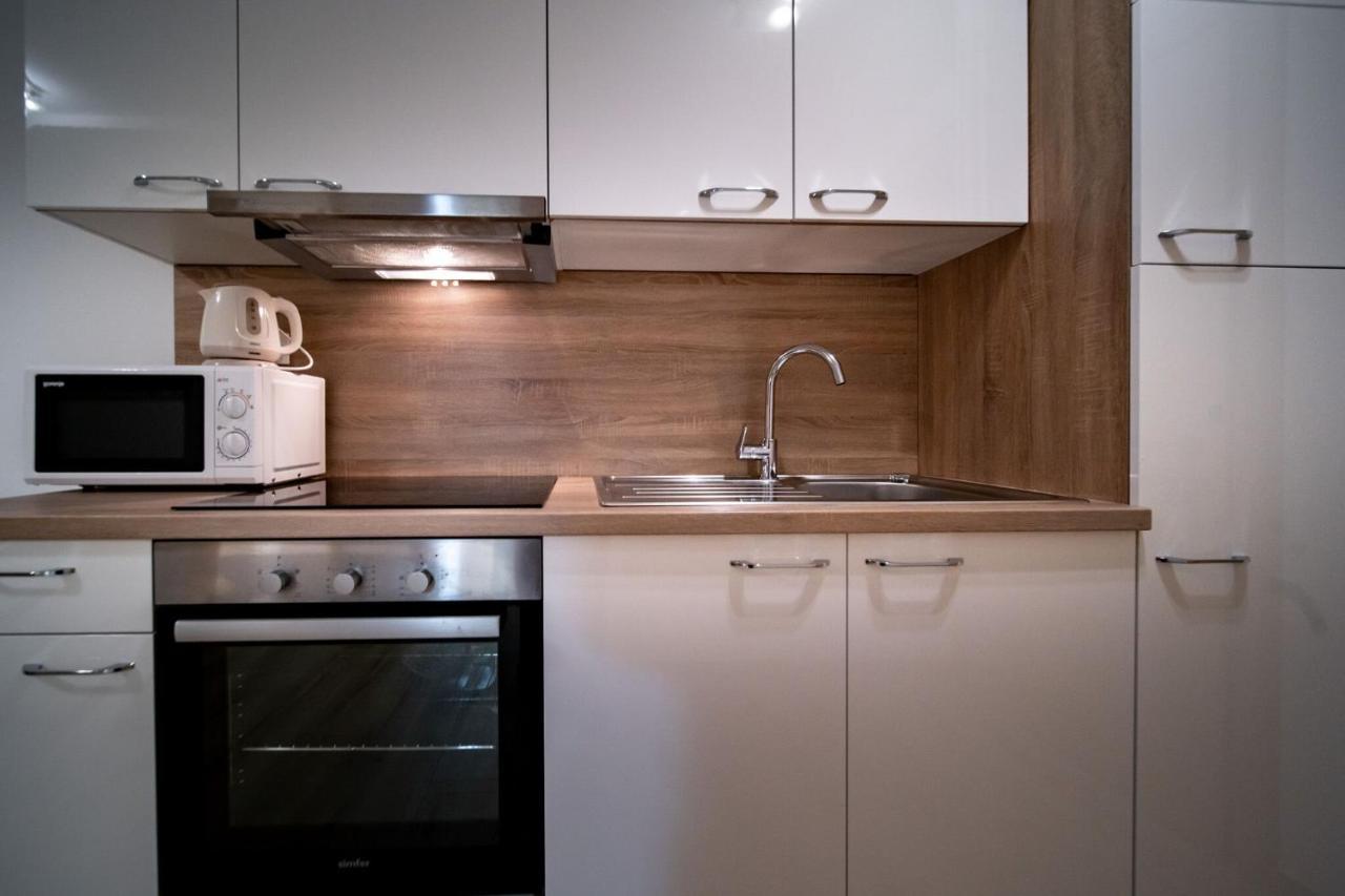 Apartments Arbis لوبار المظهر الخارجي الصورة