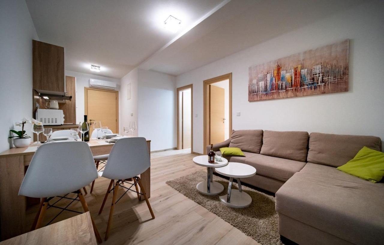 Apartments Arbis لوبار المظهر الخارجي الصورة