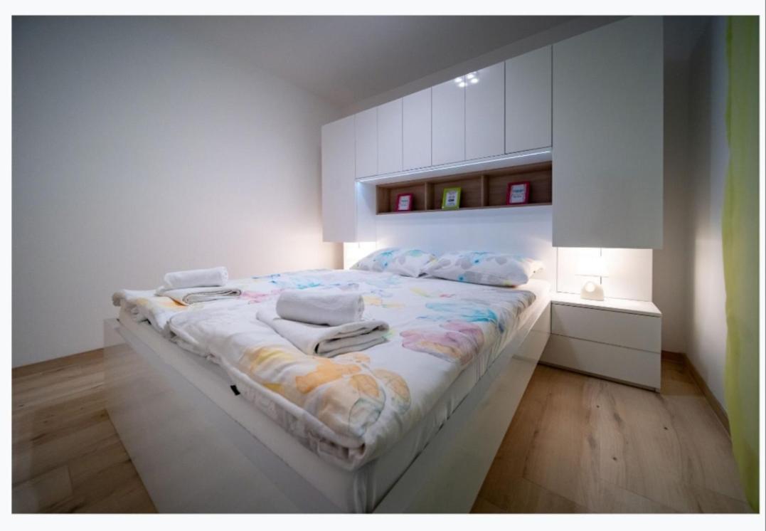 Apartments Arbis لوبار الغرفة الصورة