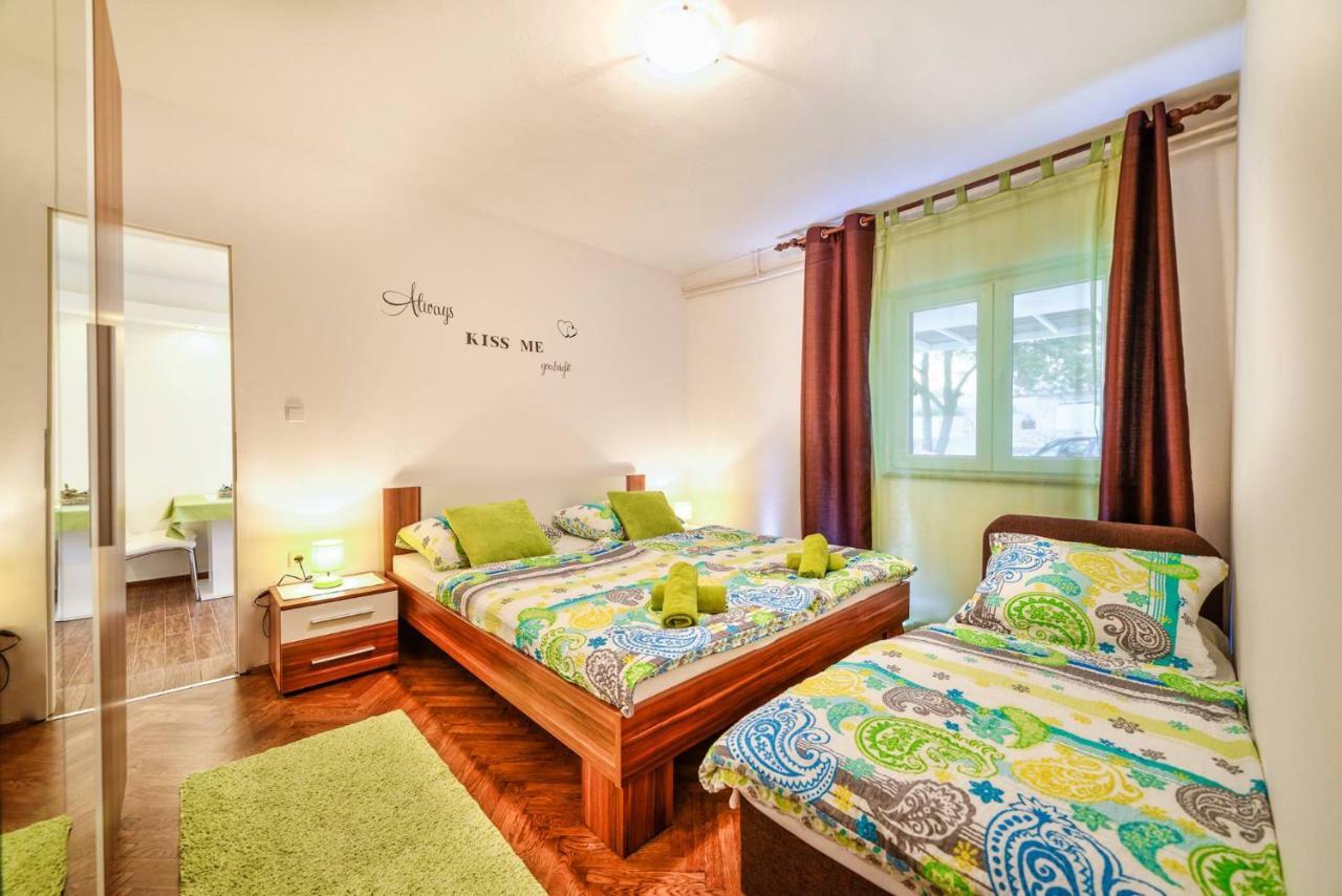 Apartments Arbis لوبار المظهر الخارجي الصورة