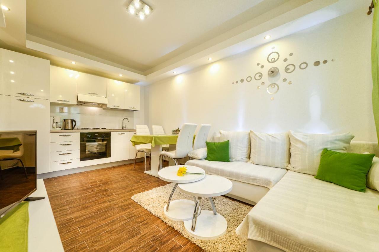 Apartments Arbis لوبار المظهر الخارجي الصورة