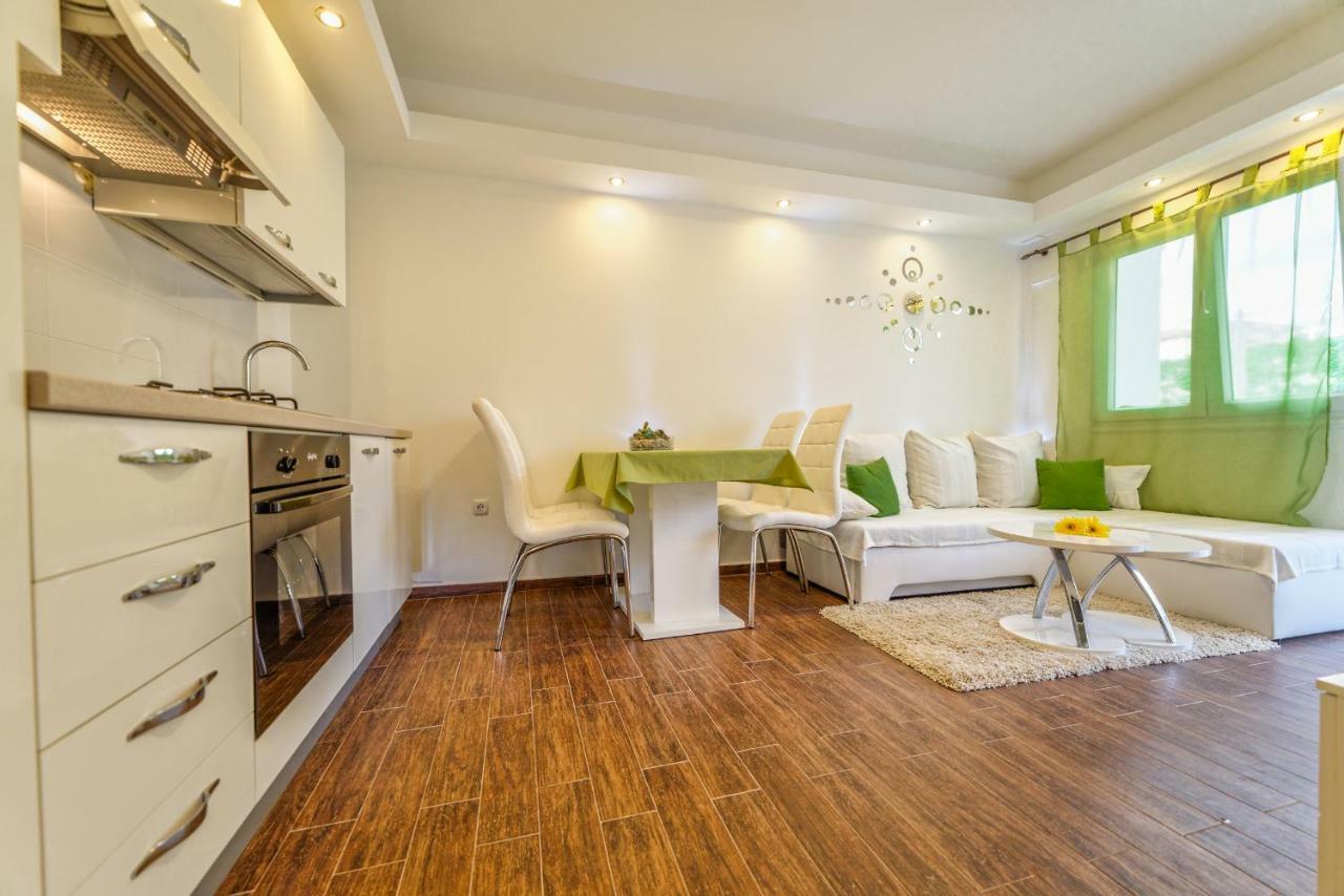 Apartments Arbis لوبار المظهر الخارجي الصورة